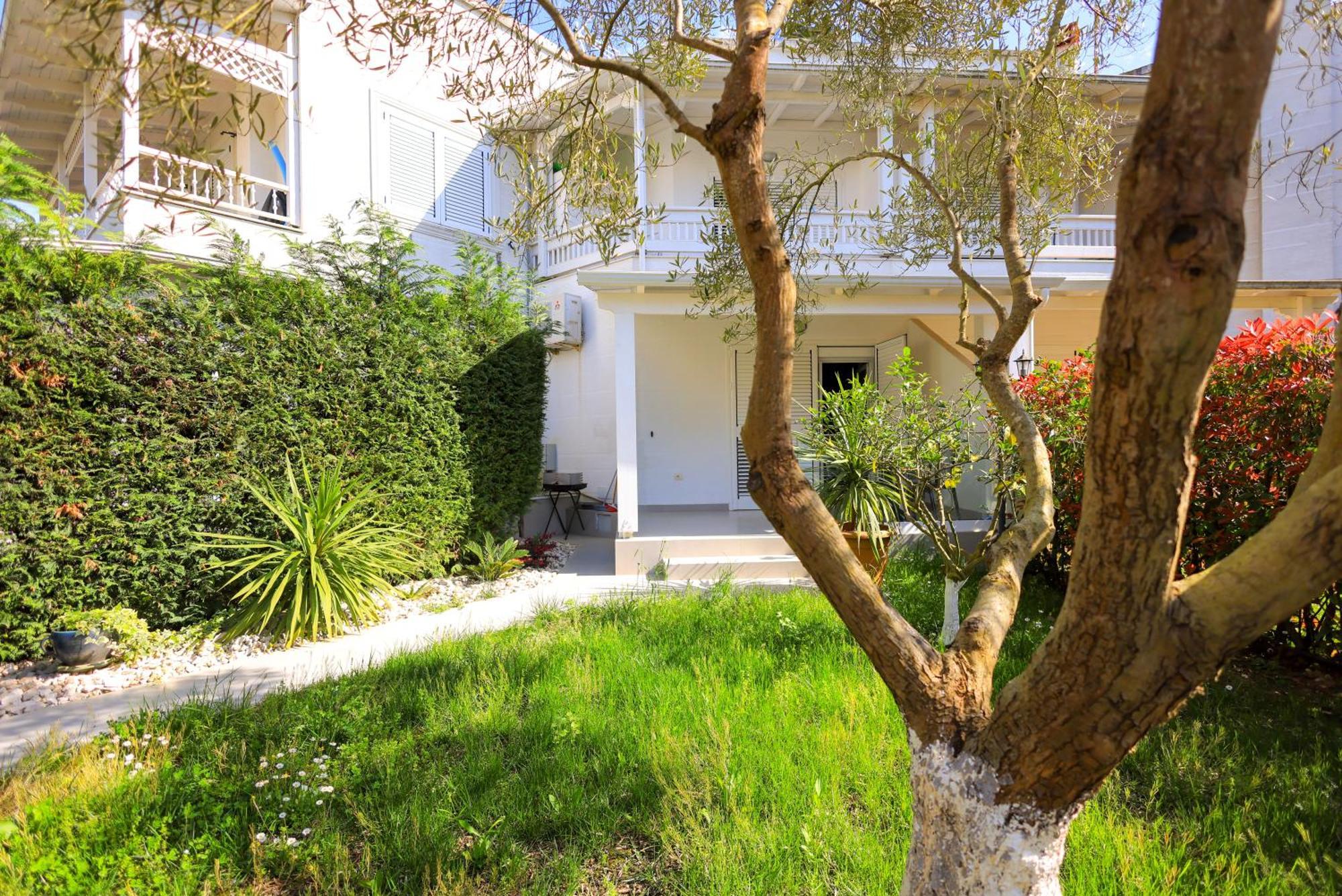 Grandstay Villa Perla Resort Dıraç Dış mekan fotoğraf